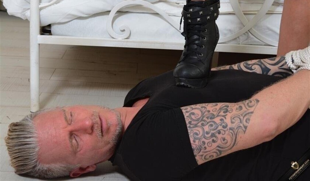 Foto di nudo di fuga di OnlyFans di Footlovegirls #1994