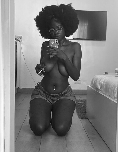 Foto di nudo di fuga di OnlyFans di Callmesephy