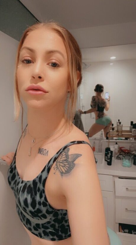 Foto di nudo di fuga di OnlyFans di Leah Luv