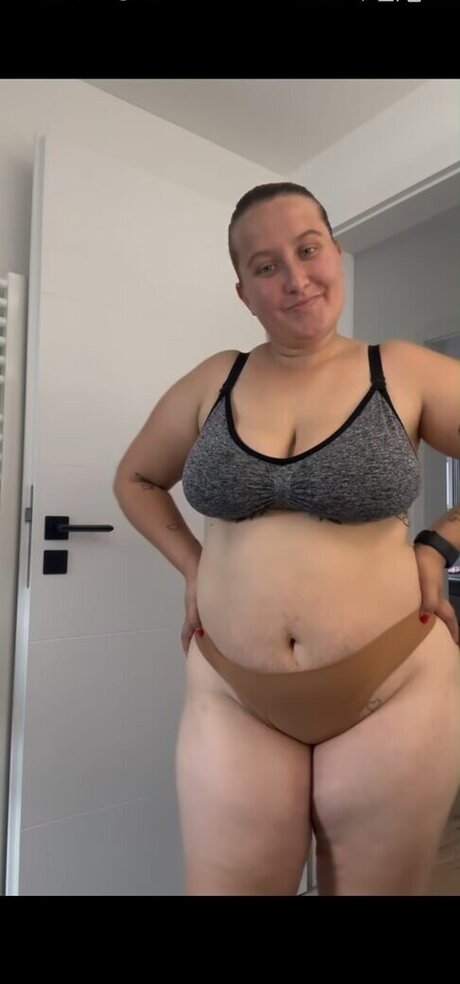 Foto di nudo di fuga di OnlyFans di Endlichzufrieden