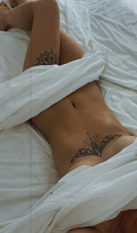 Foto di nudo di fuga di OnlyFans di Julia Rmmelt