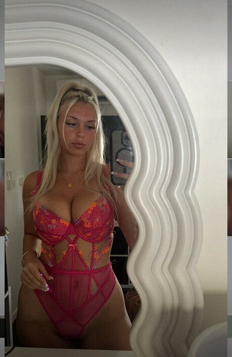 Foto di nudo di fuga di OnlyFans di Lilybabyx