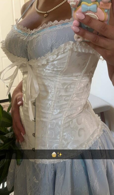 Foto di nudo di fuga di OnlyFans di Sara Dobrik