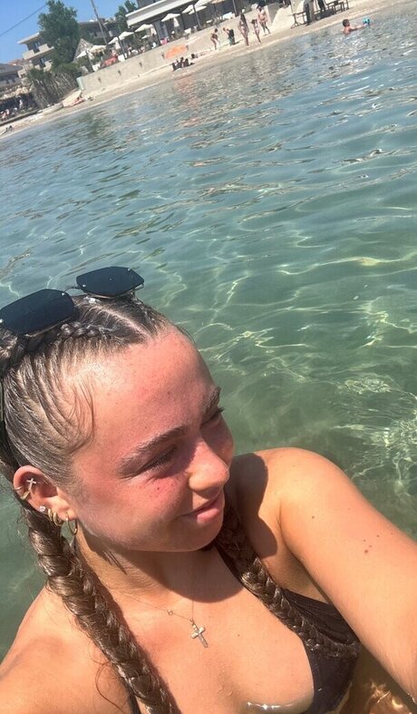 Foto di nudo di fuga di OnlyFans di Olivia Alex