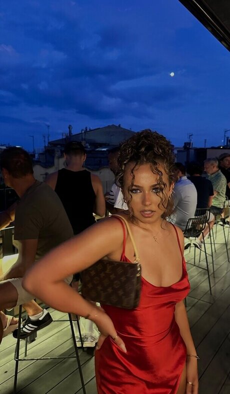 Foto di nudo di fuga di OnlyFans di Olivia Alex