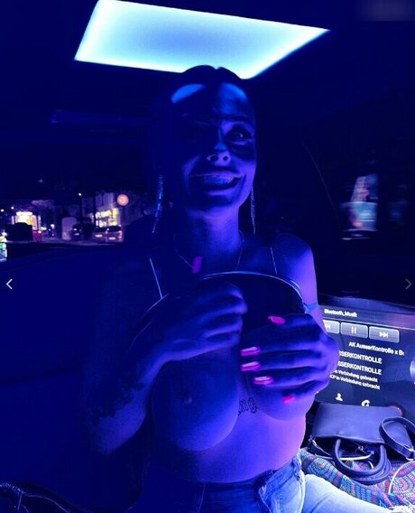 Lara Bttn