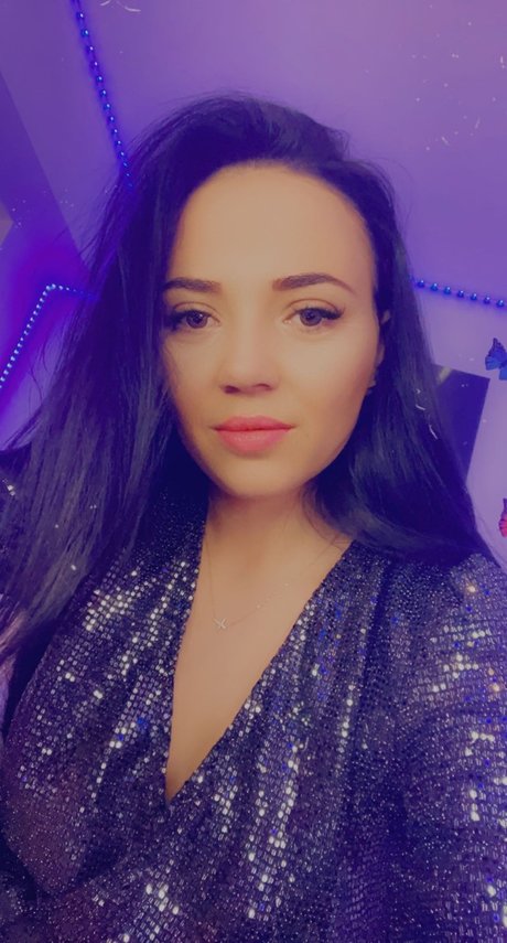 Foto di nudo di fuga di OnlyFans di Laura