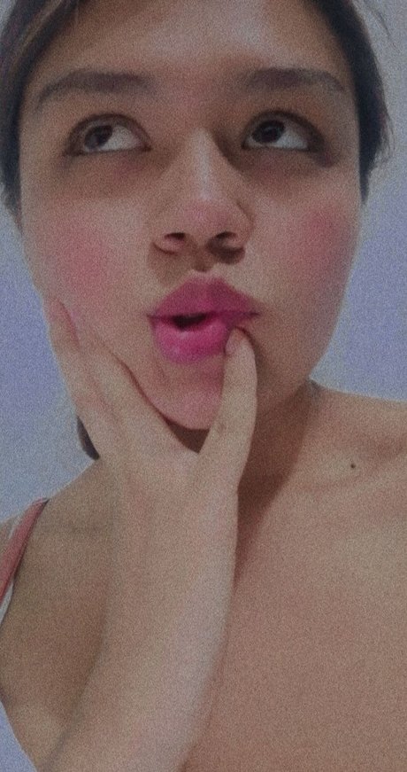 Foto di nudo di fuga di OnlyFans di Laura