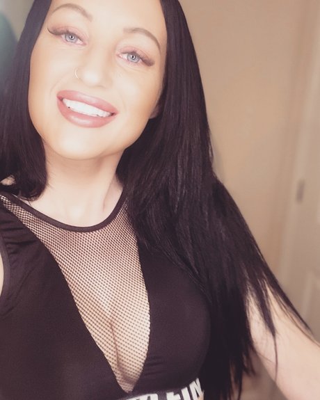 Foto di nudo di fuga di OnlyFans di Laura Elizabeth