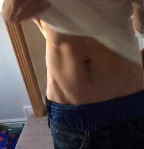 Foto di nudo di fuga di OnlyFans di Latino J