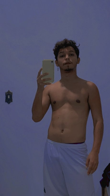 Foto di nudo di fuga di OnlyFans di Luke