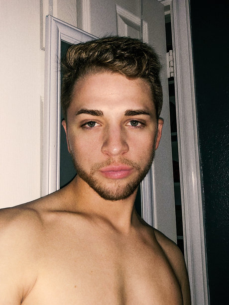 Foto di nudo di fuga di OnlyFans di Lars