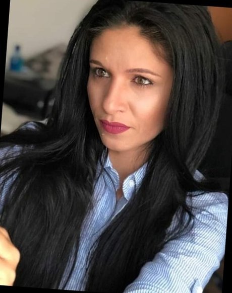Foto di nudo di fuga di OnlyFans di Larisa Aurora