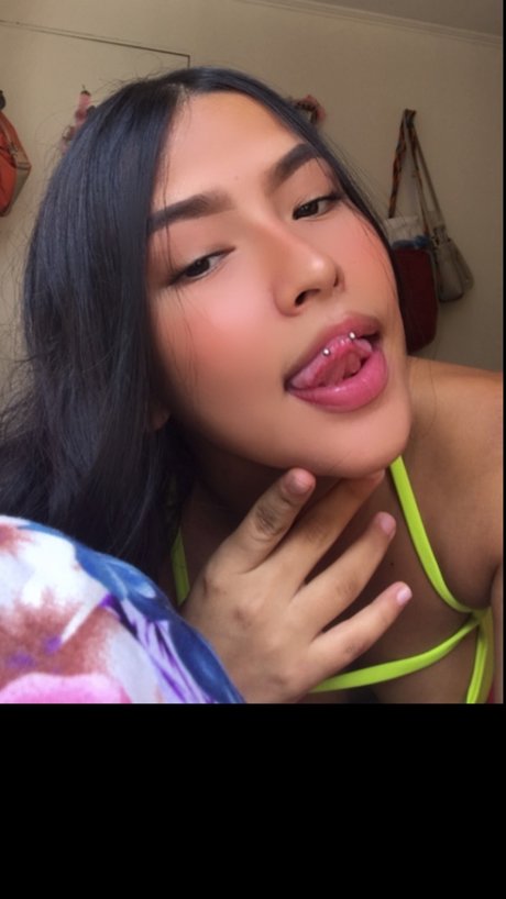 Foto di nudo di fuga di OnlyFans di Laura