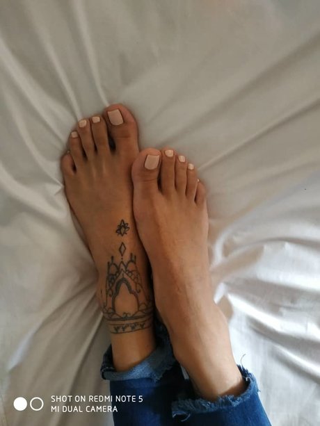 Foto di nudo di fuga di OnlyFans di Elena Hamoudy