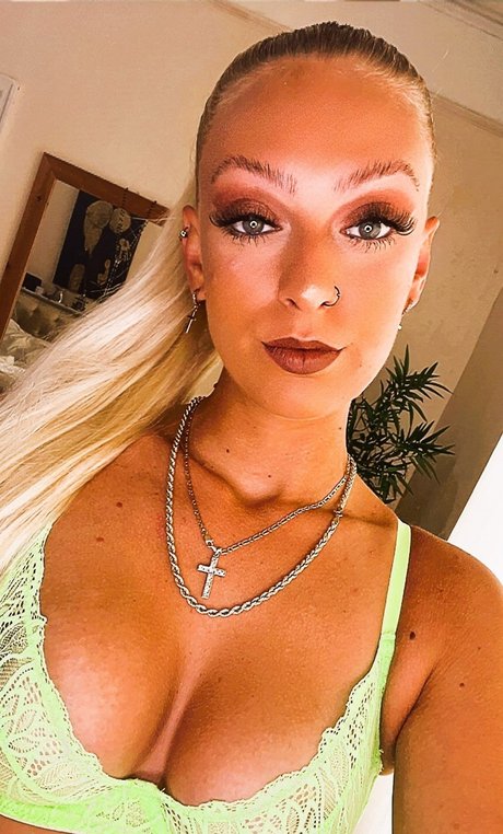 Foto di nudo di fuga di OnlyFans di Ladysqu1rt