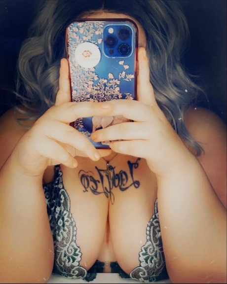 Foto di nudo di fuga di OnlyFans di Leona