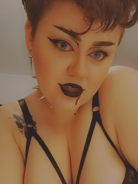 Foto di nudo di fuga di OnlyFans di Lady Leviathan