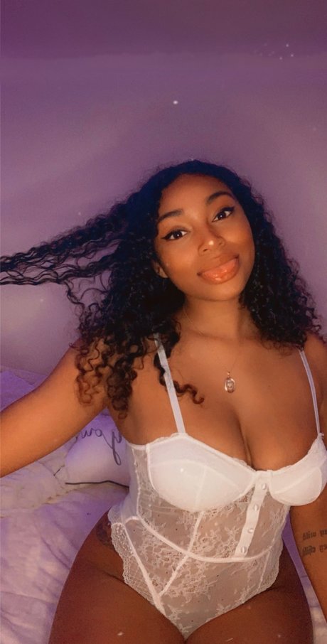 Foto di nudo di fuga di OnlyFans di Honey 