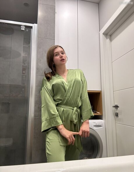 Foto di nudo di fuga di OnlyFans di Mal Holika