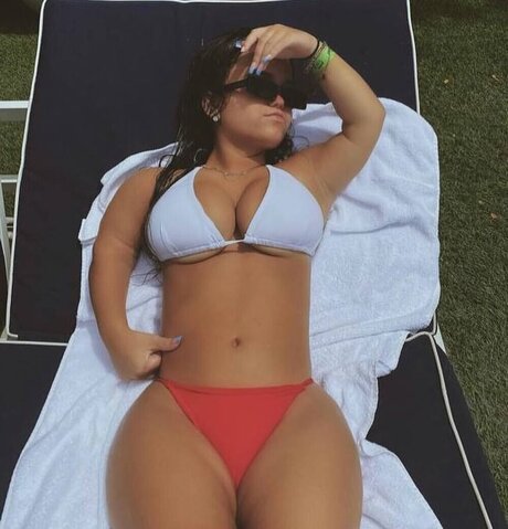 Foto di nudo di fuga di OnlyFans di Meg Banks