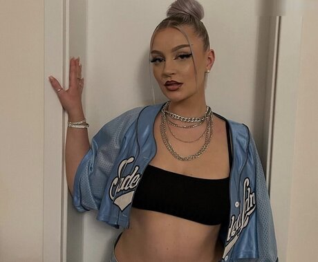 Foto di nudo di fuga di OnlyFans di Michelle Knaub