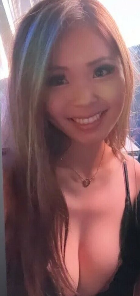 Foto di nudo di fuga di OnlyFans di Maggie Sin