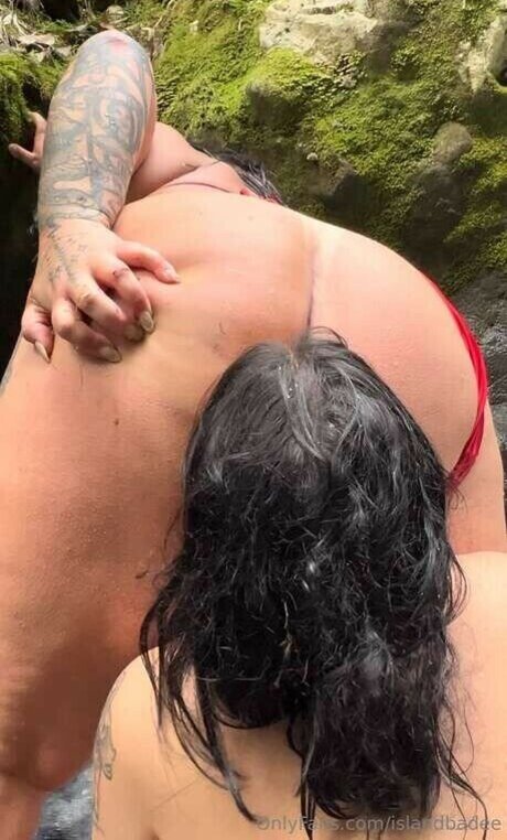 Foto di nudo di fuga di OnlyFans di Island Badee