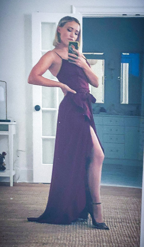 Foto di nudo di fuga di OnlyFans di Emily Osment