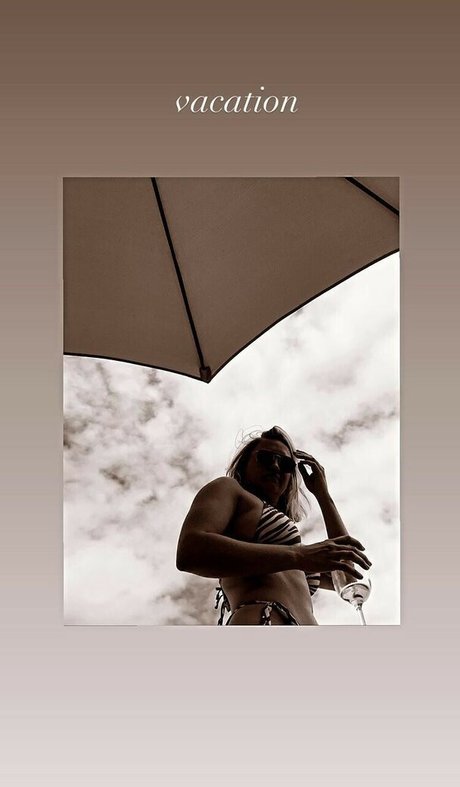 Foto di nudo di fuga di OnlyFans di Emily Osment