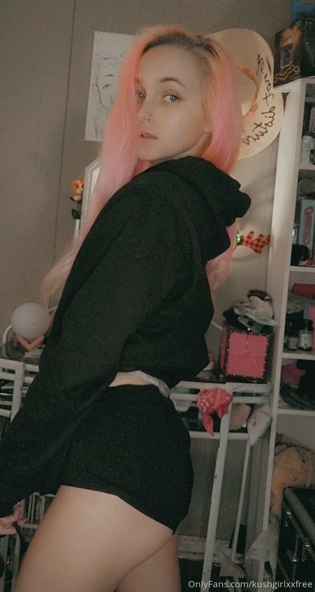 Foto di nudo di fuga di OnlyFans di Kushgirlxxfree
