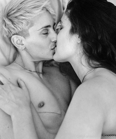 Foto di nudo di fuga di OnlyFans di Allieoops