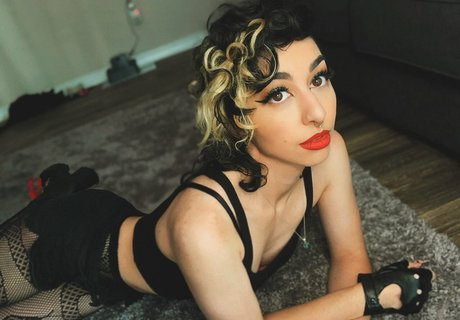 Foto di nudo di fuga di OnlyFans di Sailortabbycat