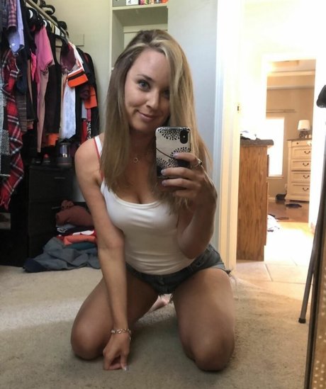 Foto di nudo di fuga di OnlyFans di Lyricinmyhead