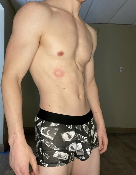 Foto di nudo di fuga di OnlyFans di Kallen2044