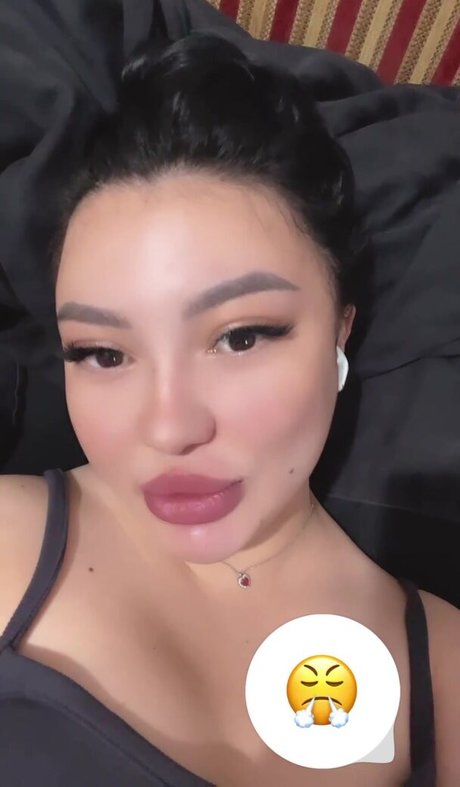 Foto di nudo di fuga di OnlyFans di Zhansaya Dakarimova