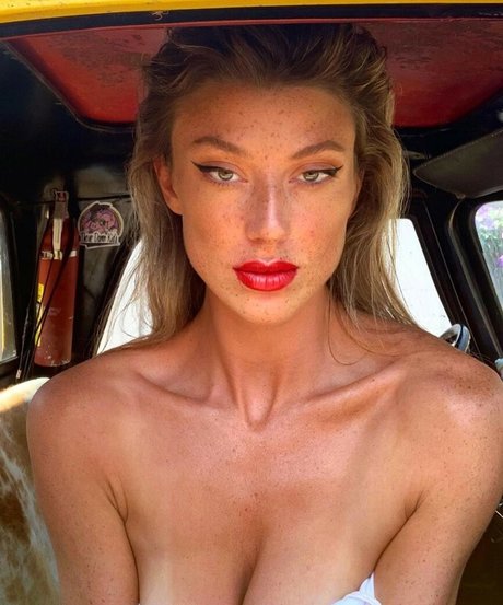 Foto di nudo di fuga di OnlyFans di Amanda Tutschek