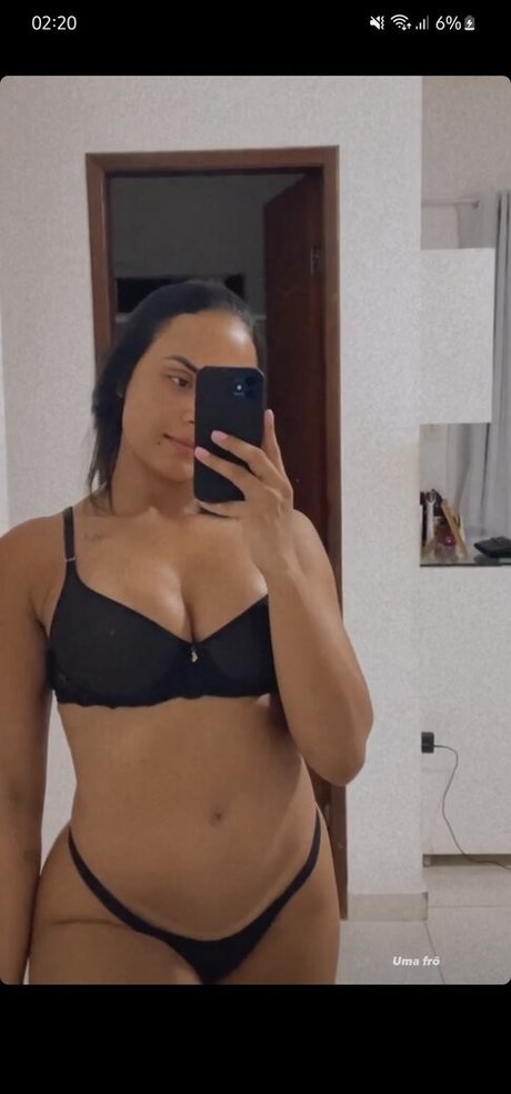 Foto di nudo di fuga di OnlyFans di Tais Iscariotes