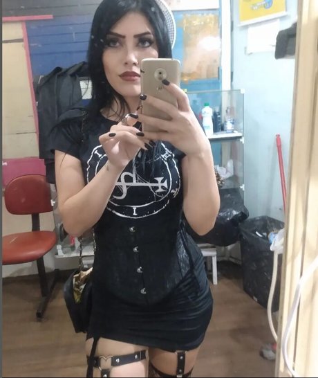 Foto di nudo di fuga di OnlyFans di Lauratavora
