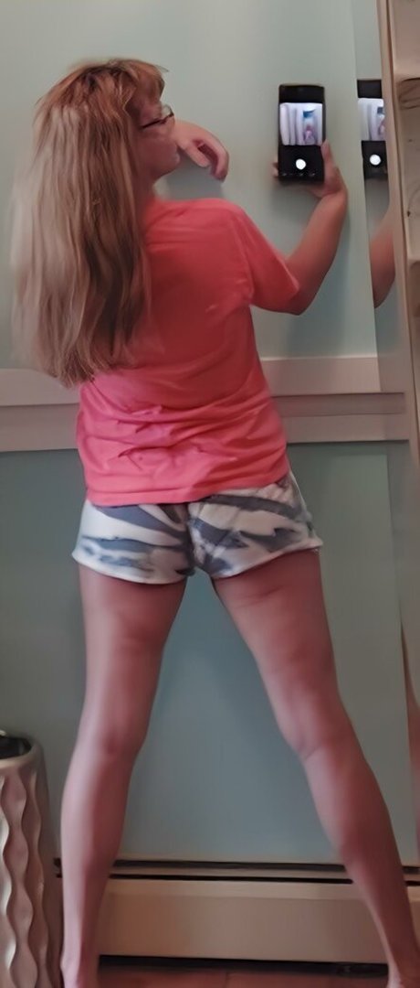 Foto di nudo di fuga di OnlyFans di Lanarn