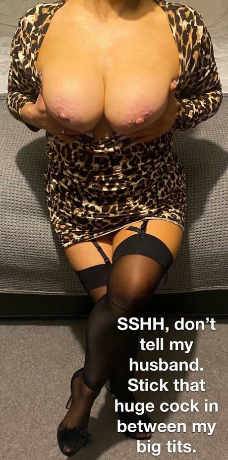 Foto di nudo di fuga di OnlyFans di Holytits