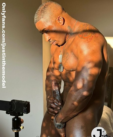 Foto di nudo di fuga di OnlyFans di Justinthemodel