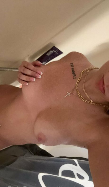 Foto di nudo di fuga di OnlyFans di Theylovemace