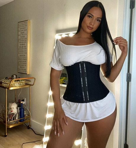 Foto di nudo di fuga di OnlyFans di Yinethcolombiana