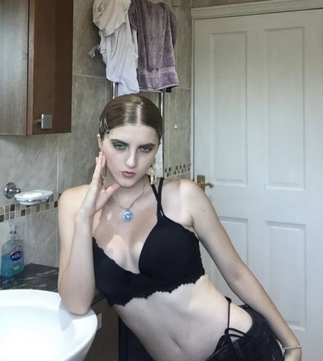 Foto di nudo di fuga di OnlyFans di Badwolfemjay