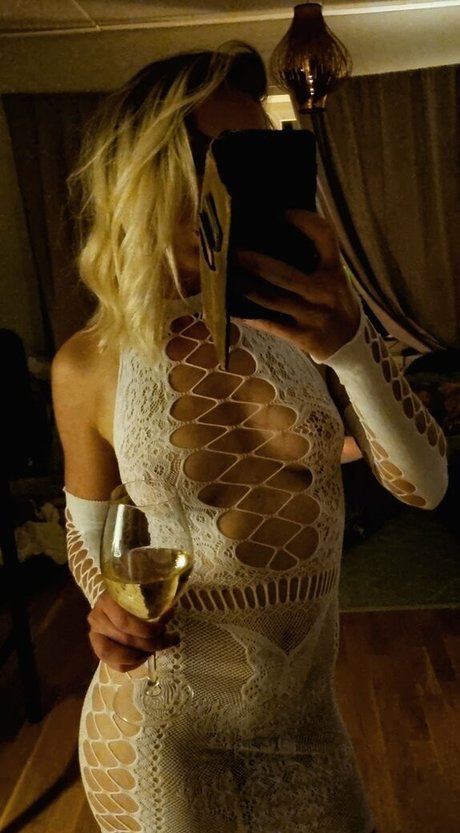 Foto di nudo di fuga di OnlyFans di Sanjolina