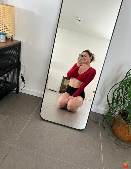 Foto di nudo di fuga di OnlyFans di Linaliciouss