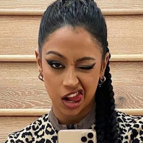 Foto di nudo di fuga di OnlyFans di Liza Koshy