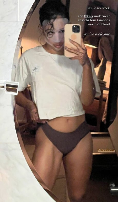 Foto di nudo di fuga di OnlyFans di Liza Koshy