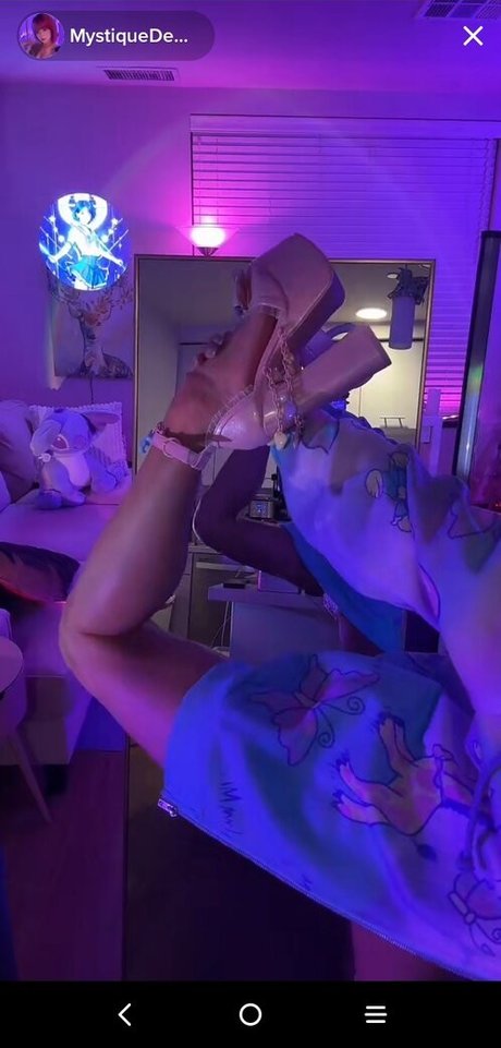 Foto di nudo di fuga di OnlyFans di Mystiquede